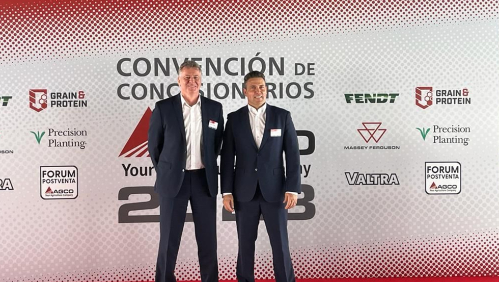 Jrgen Linder, vicepresidente de Distribucin y Javier Seisdedos, director de Distribucin de AGCO Iberia