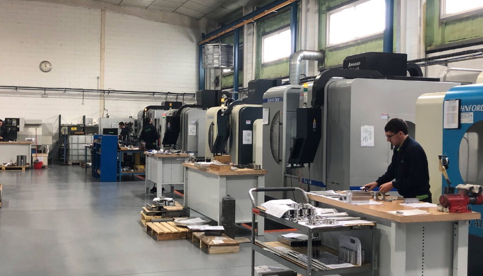 El parque de mquinas de Mecnica Hosta est formado por centros de mecanizado de 3 y 4 ejes y tornos CNC y convencionales...