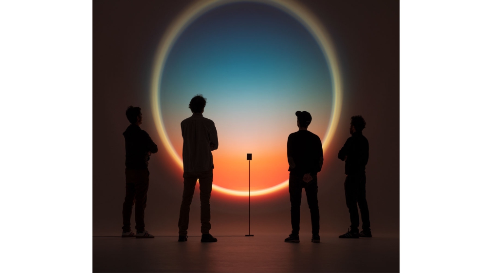 From Outer Space explora la tecnolog�a y la luz para crear escenas propias del cosmos