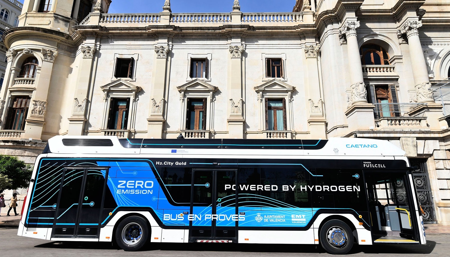 En la actualidad la flota de autobuses de la EMT de Valencia est compuesta por 487 autobuses...