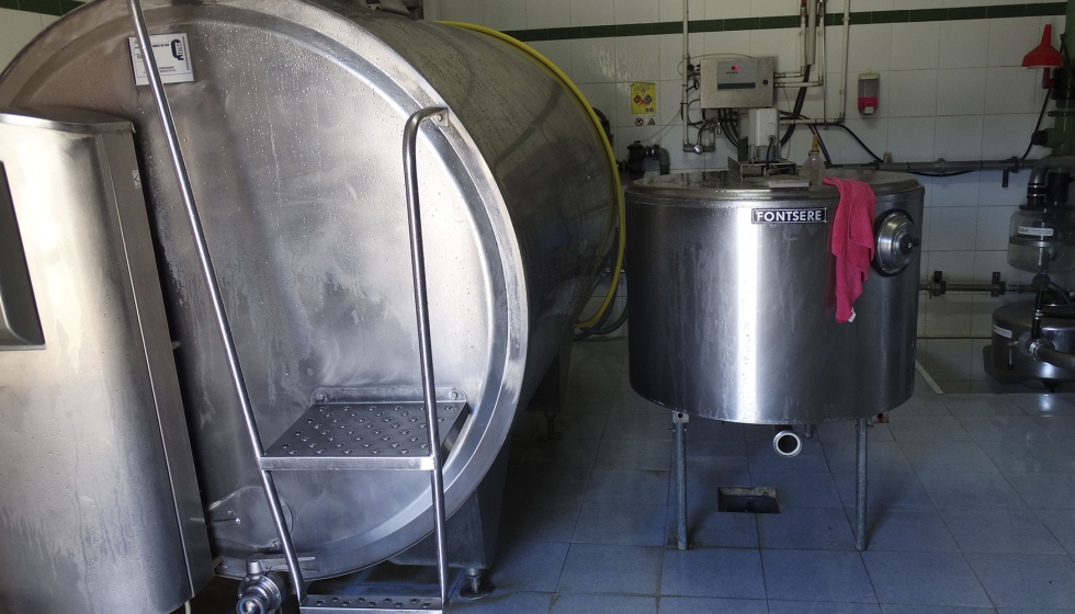 Tanque de leche en una explotaci�n caprina
