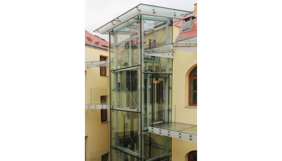 Planibel Easy tambin puede aplicarse en ascensores exteriores. Foto: AGC Glass Europe