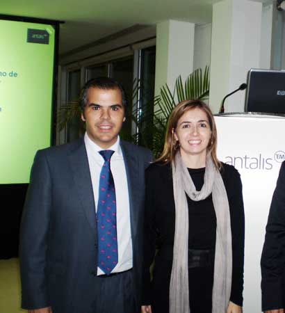 Mercedes Cobo, junto a Gonzalo Chrcoles, Marketing Manager de Antalis