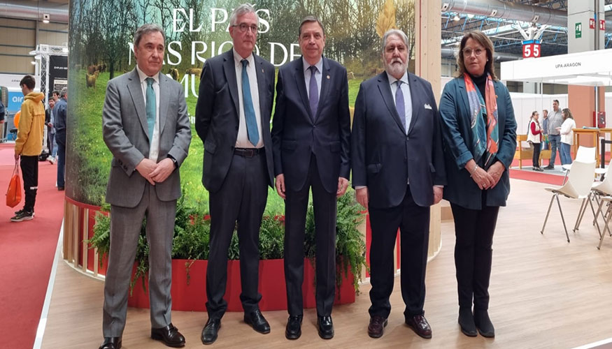 Luis Planas, ministro de Agricultura, Pesca y Alimentacin (MAPA), visita FIGAN 2023 junto a Joaqun Olona, consejero de Agricultura...