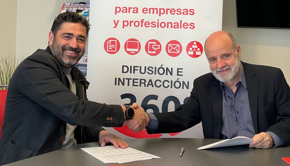 Albert Esteves, director general de Nova gora Grup (dcha.) y Gonzalo Casanova, fundador de Planetlook.com, en el momento de la firma del acuerdo...