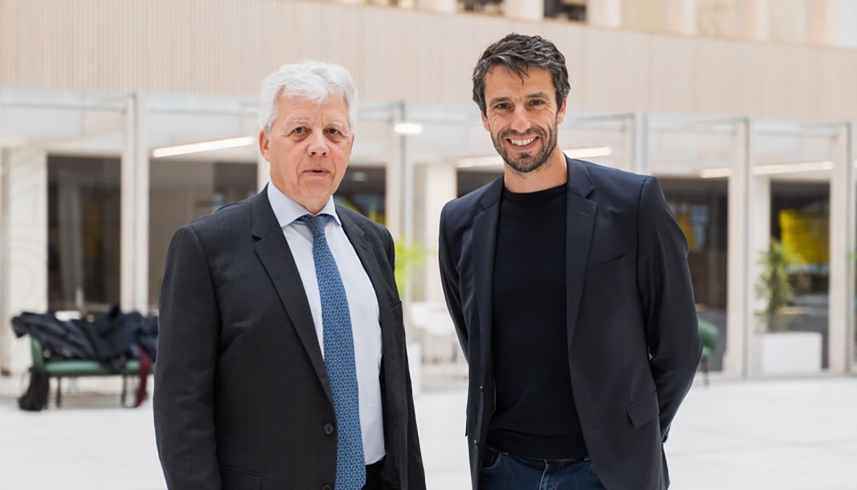 De izquierda a derecha: G�rard D�prez, presidente de Loxam, y Tony Estanguet, presidente de Par�s 2024. Foto: Par�s 2024...