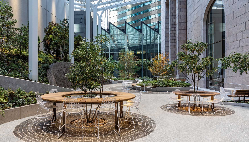 El espectacular jard�n urbano del 550 de la Avenida Madison en Nueva York. Foto: Barrett Doherty. Cortes�a: Erco GmbH...