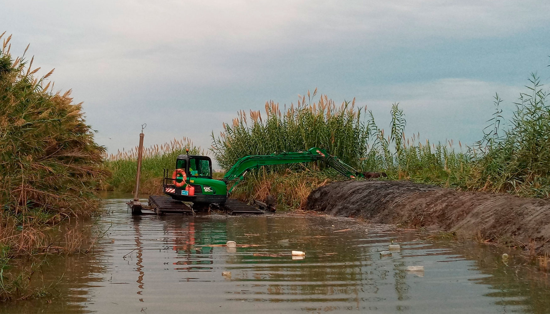 El nuevo contrato permitir el dragado de los 65 kilmetros de canales de titularidad municipal