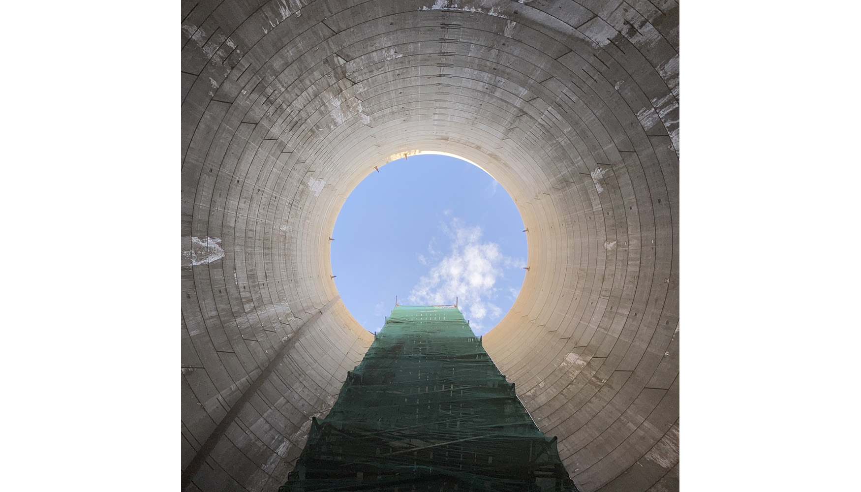 Vista de uno de los pozos desde la parte inferior