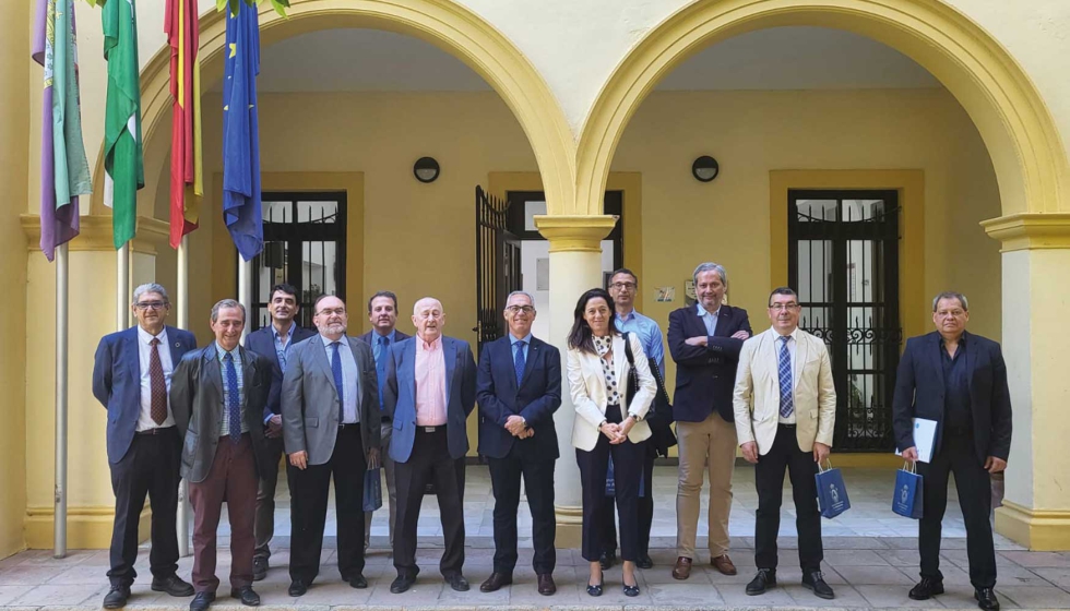 El alcalde de Algeciras Jos� Ignacio Landaluce, y el delegado de Medio Ambiente y Emalgesa, Francisco Javier V�zquez Hueso...