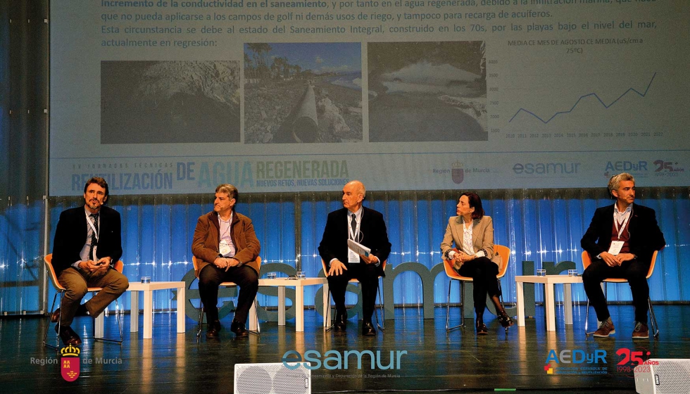 El presidente de la Asociacin Espaola de Reutilizacin Sostenible del Agua (ASERSA), Rafael Mujeriego, (en el centro de la imagen)...