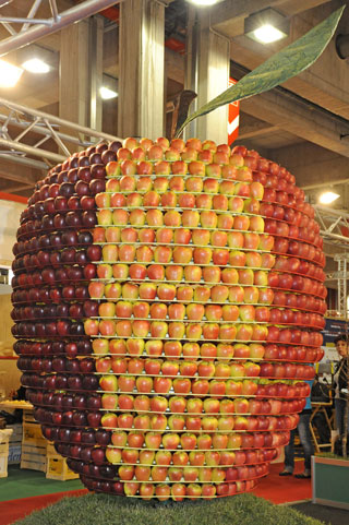 Ms de 14.200 visitantes de 58 pases visitaron la feria especializada de la manzana en Fira de Bolzano