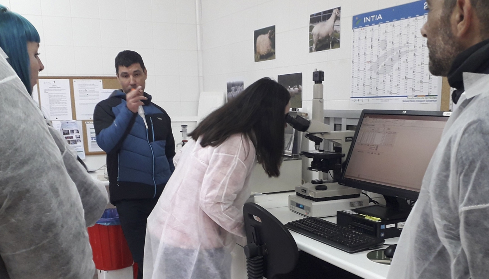 Visita al laboratorio del centro de inseminacin de ovino del INTIA en Oskotz (Navarra)