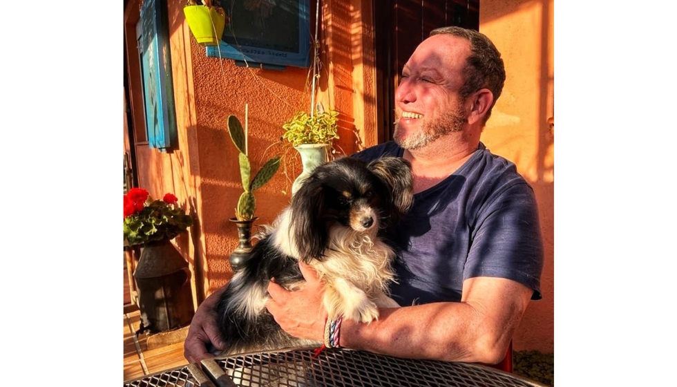 Marc Fox, ozonoterapeuta titulado por la Sociedad Espaola de Ozonoterapia (SEOT), especialista en bao-terapia, auxiliar veterinario...