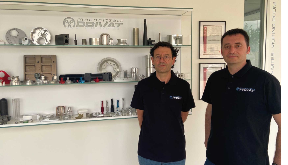De izq. a dcha., Llus y Jordi Privat, CEO y CTO de Mecanizats Privat, explican su relacin con hyperMILL y cmo han evolucionado con este programa...