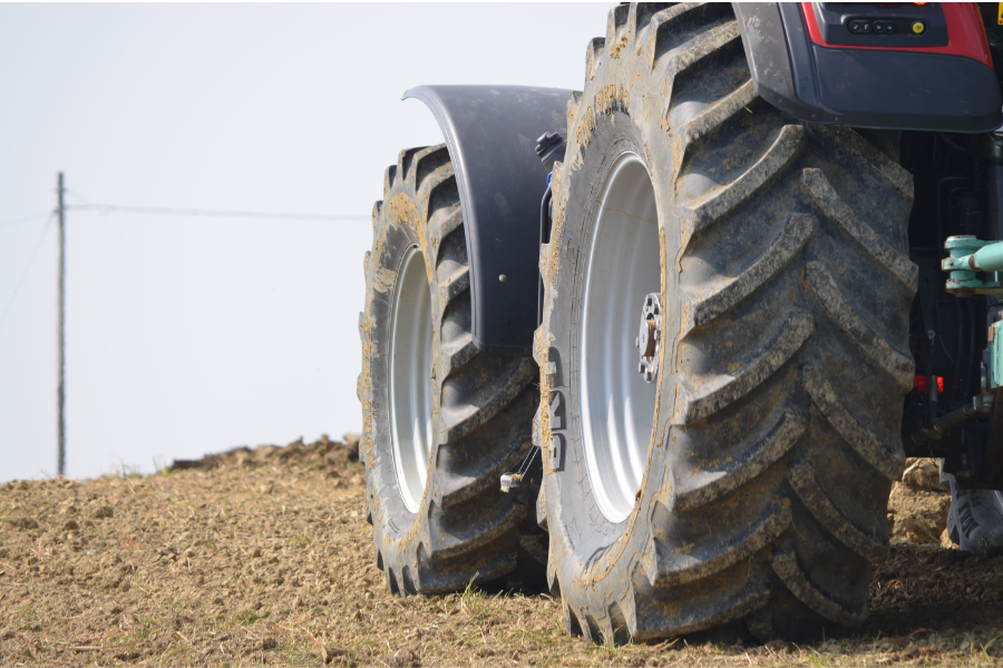 Todas as suas soluções sublinham o empenho da multinacional indiana em satisfazer as necessidades dos agricultores de forma rápida e eficiente... Todas as suas soluções sublinham o empenho da multinacional indiana em satisfazer as necessidades dos agricultores de forma rápida e eficiente...