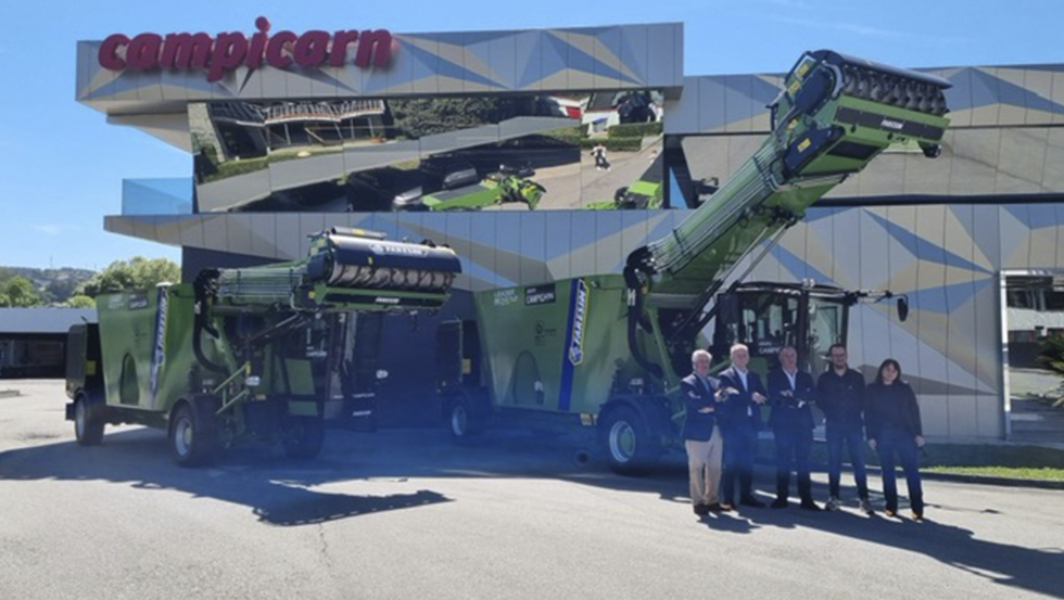 Ceremonia de entrega simb�lica de las llaves, con la presencia del presidente de Faresin, Sante Faresin, su hom�logo de Campicarn, Manuel Martins...
