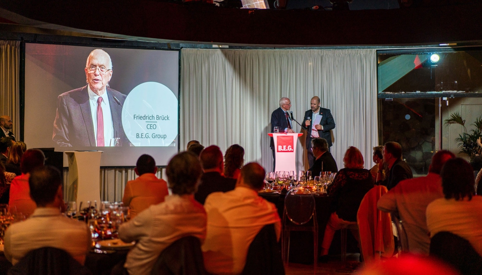 Friedrich Br�ck, CEO de B.E.G. Group; y Luis Claver Bernal, country manager de B.E.G. Hispania S.L.U...