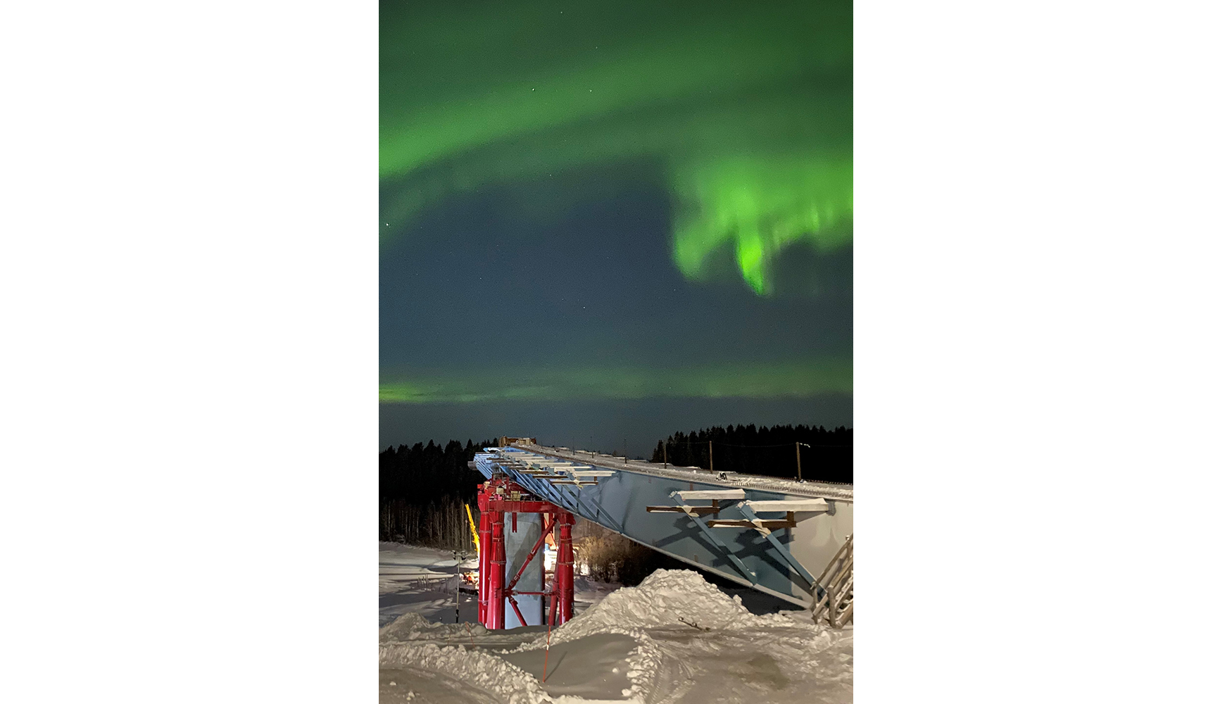 Aurora boreal durante la ejecucin del proyecto del puente de Umea