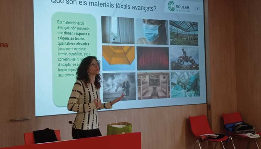 Marta Casadess (AEI Txtils) expuso las caractersticas de los residuos textiles
