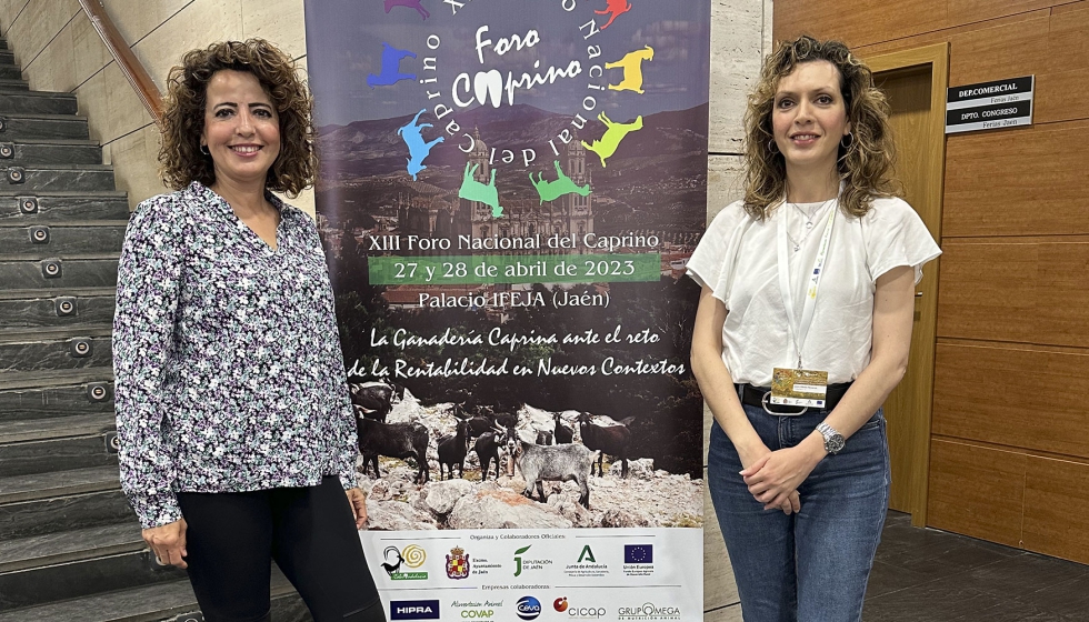 Begoa Peinado y Laura Almela, investigadores del Imida, durante el pasado Foro Nacional del Caprino