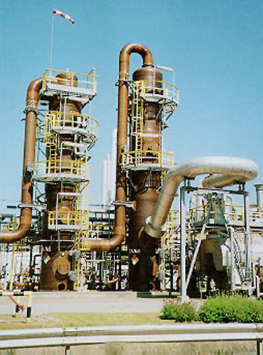 Figura 4. Lavador de gases de combustin (Izquierda:columna de neutralizacin despus del absorbedor de HCl)...