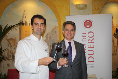 El presidente de Ribera del Duero junto al chef Julio Fernndez