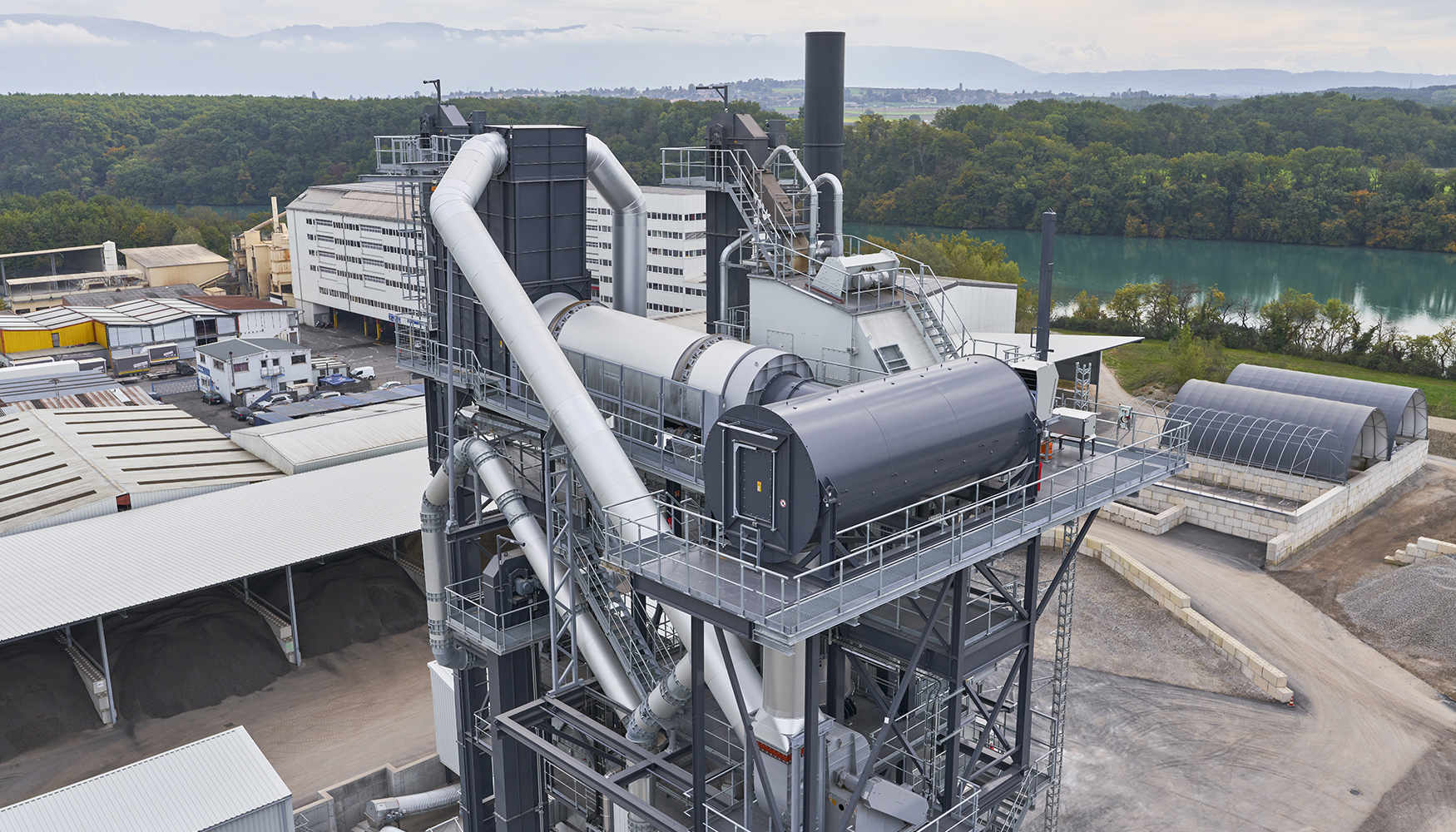 La tecnologa de generador de gas caliente de Benninghoven ofrece altas cuotas de reciclado en todos los niveles y volmenes de rendimiento...