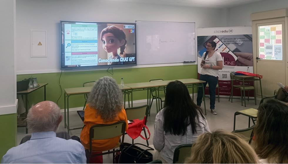 Dcil Gonzlez, profesora y coordinadora TIC de Alameda International School, expuso experiencias reales en el aula del Chat GPT en el colegio...