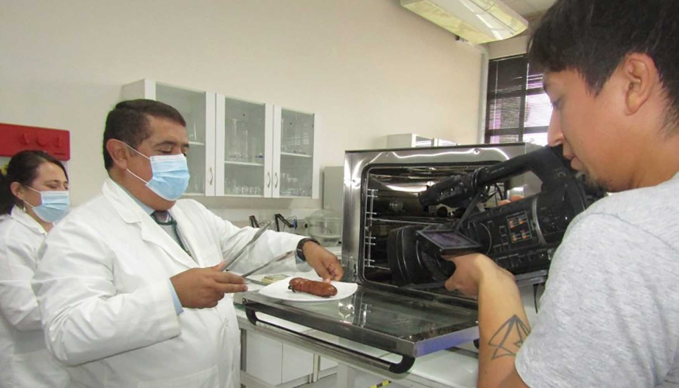 Degustacin en la Facultad de Ciencias Agrarias y Forestales del plantel en Curic (Chile)