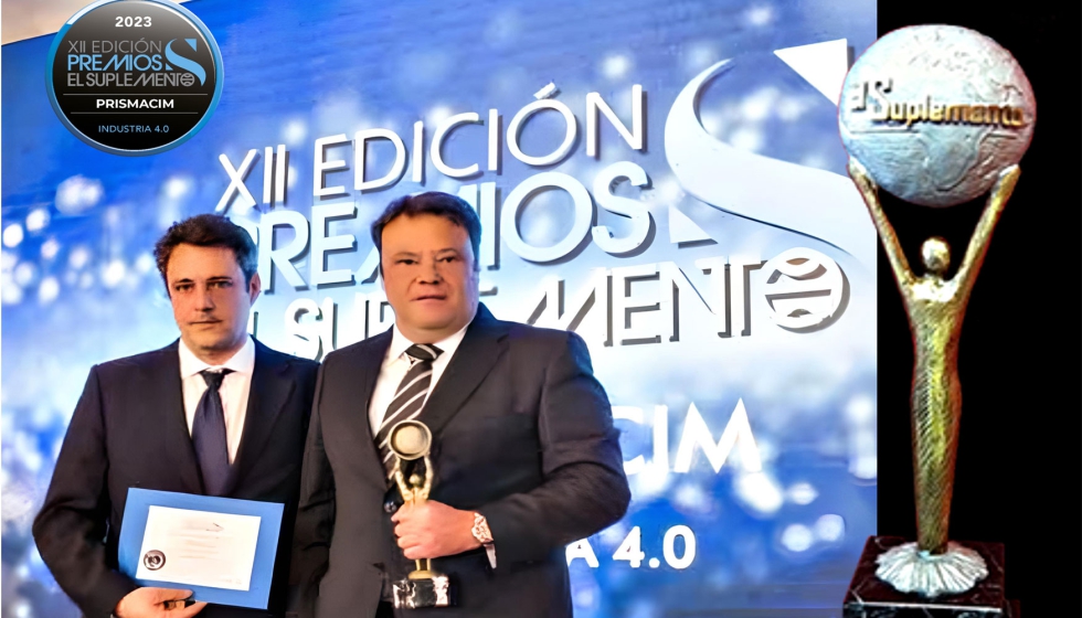 Entrega de premios El Suplemento, con Aleix Bartomeu y Jaime Ruesca recogiendo el premio a Mejor Empresa de la Industria 4...