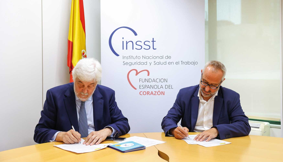 Carlos Arranz, director del INSST y Andrs iguez, presidente de la Fundacin Espaola del Corazn, durante la firma del protocolo de colaboracin...