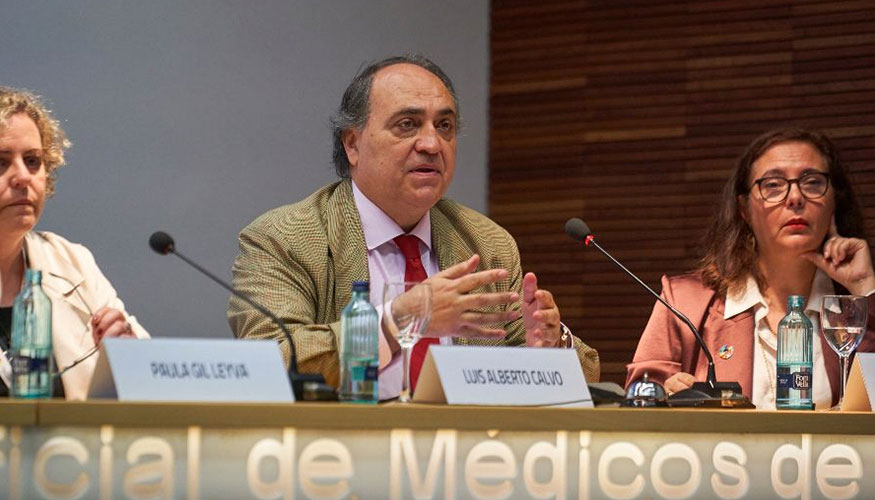 Luis Alberto Calvo, presidente de la Organización Colegial Veterinaria (OCV)...