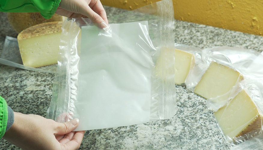 Nova embalagem de plstico desenvolvida pela GO Orleans a partir de soro de leite