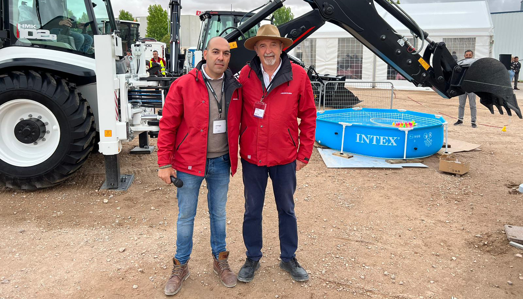 De izquierda a derecha: Abel Mera, Area Sales Manager Iberia en Hidromek West. y Juan Luis Ruiz de Loizaga, director comercial de Loizaga...