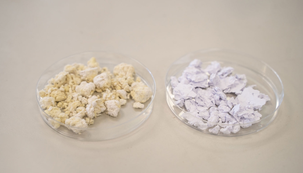 Papel contaminado (izquierda) y papel descontaminado (derecha) mediante el proceso desarrollado por Itene en el proyecto Valocel. Foto: Itene...