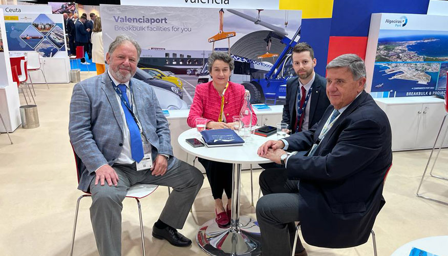 Representantes de la APV en Breakbulk Europe