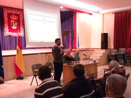 The Professor of the College of agricultural engineering technique of Ciudad Real, Andrs Porras...