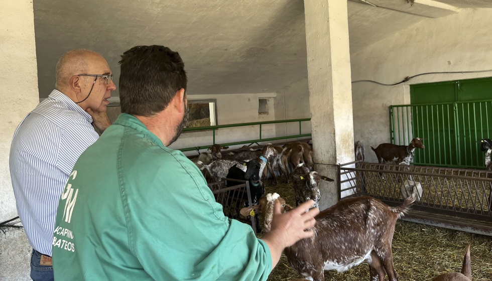 Visita del director t�cnico Manuel S�nchez a la nueva ganader�a de Jos� Garc�a de Mateos G�mez, en Membrilla (Ciudad Real)...