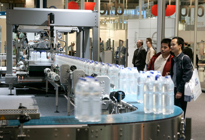 Efficient production: modern packaging lines consume less energy and reduce costs. Source: Messe Dsseldorf