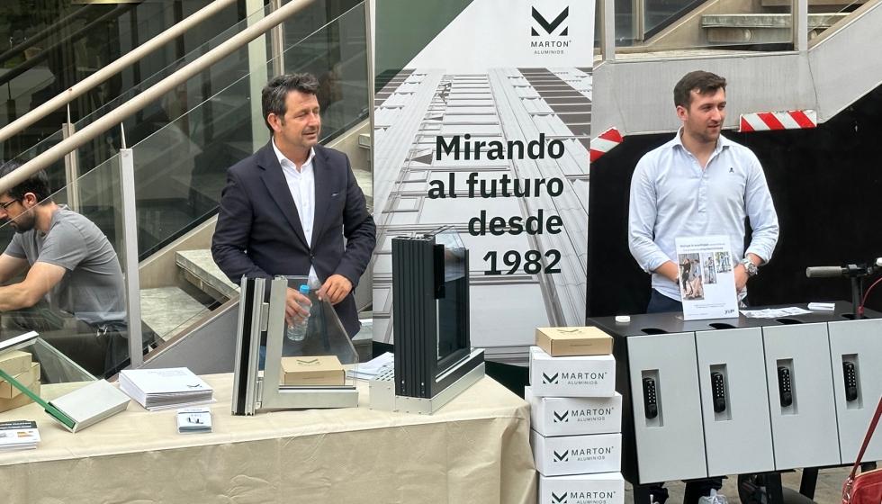 Presentacin de la serie 150 de Aluminios Marton en la fiesta anual de la delegacin Valls del COAC