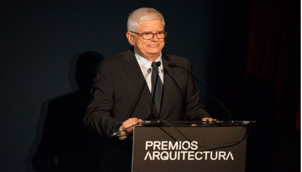 Csar Portela ha sido condecorado con la Medalla de Oro de la Arquitectura. Luis Asn
