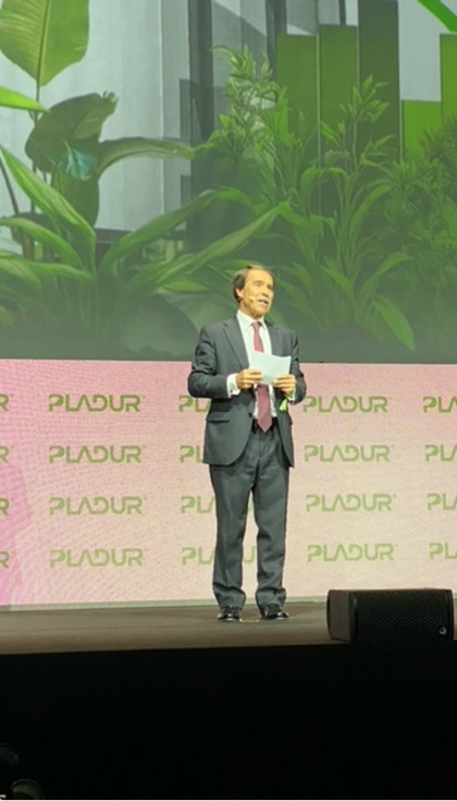 Enrique Ramrez, director general de Pladur, durante su intervencin en la ceremonia de entrega de los Premios Pladur