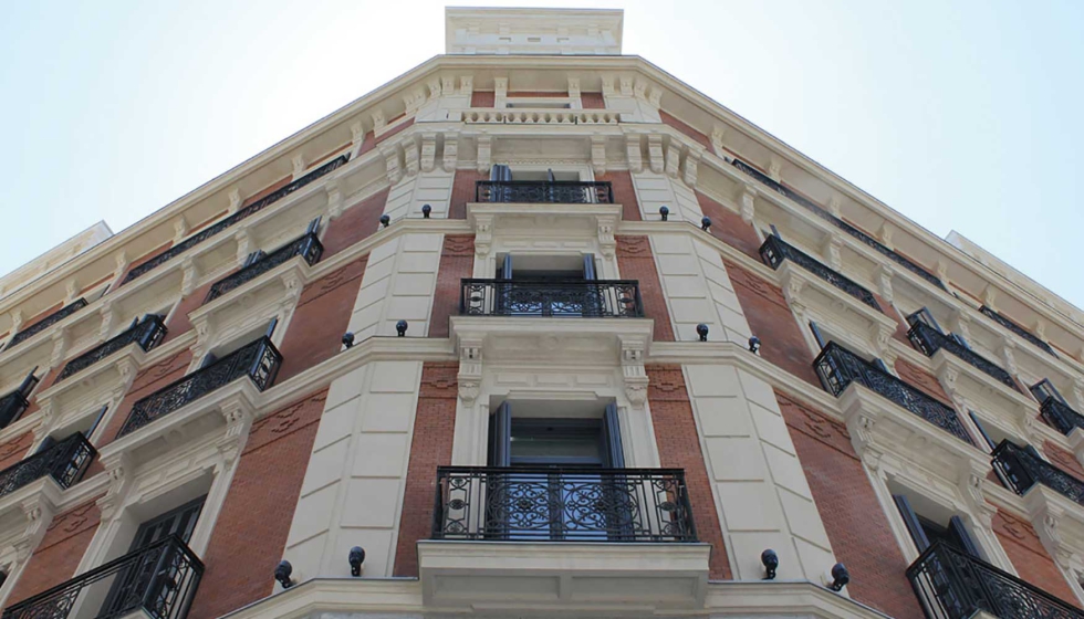 Imponente fachada clsica del nuevo hotel JW Marriot en Madrid...