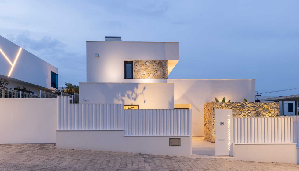 Esta residencia privada ubicada en Sitges se ha diseado para cumplir con todos los criterios Passivhaus