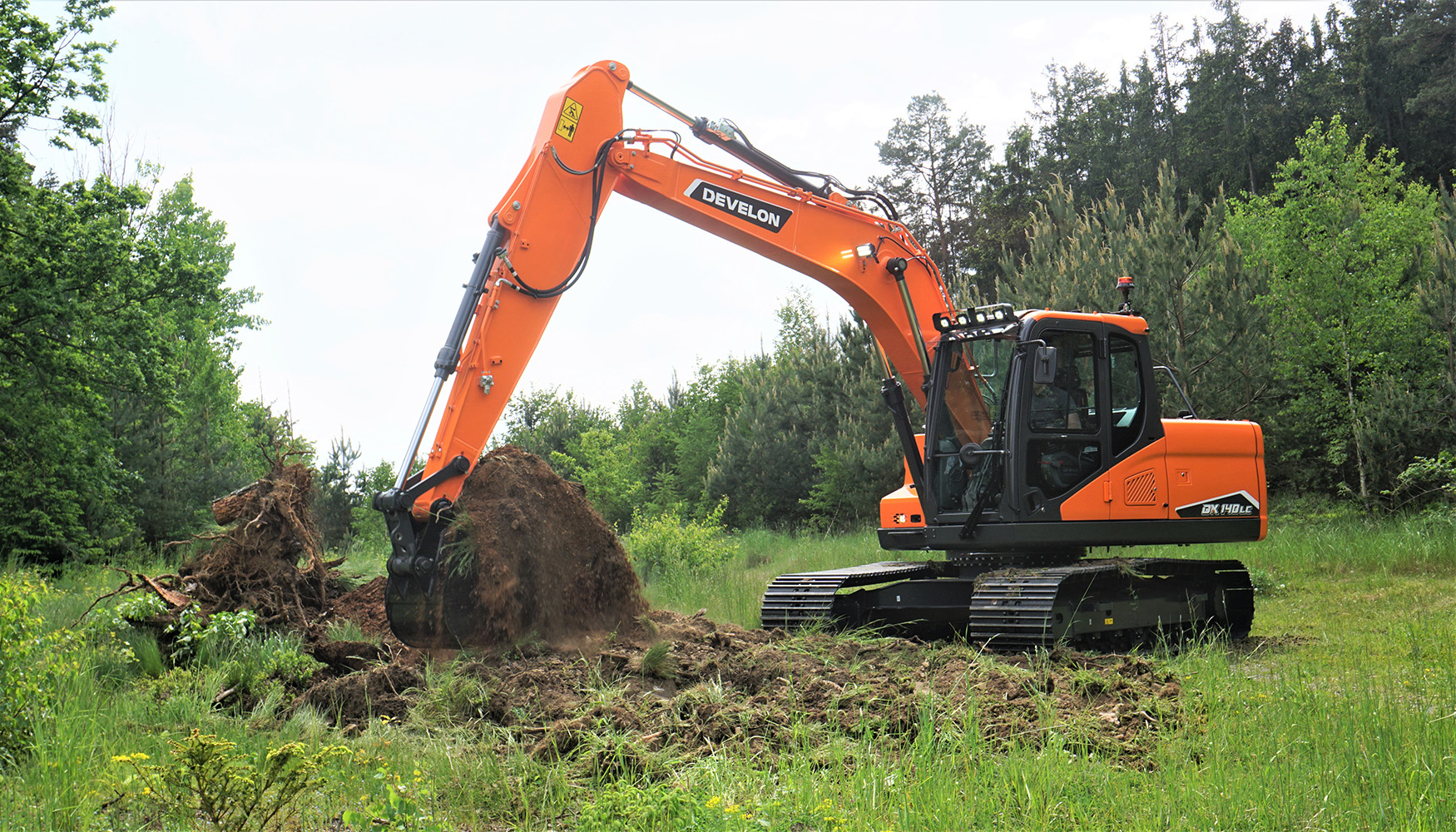 Nova escavadora Develon DX140LC-7K