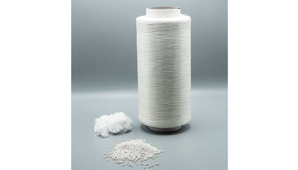 Los residuos de fibras de la produccin de fibras de filamento se reciclaron en grnulos de alta calidad en el centro de pruebas de fibras de Erema...