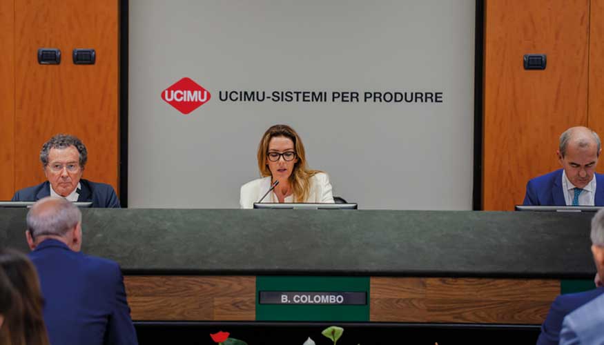 Barbara Colombo, presidenta de Ucimu-Sistemi per Produrre, expuso los principales indicadores de la industria italiana durante la Asemblea general...