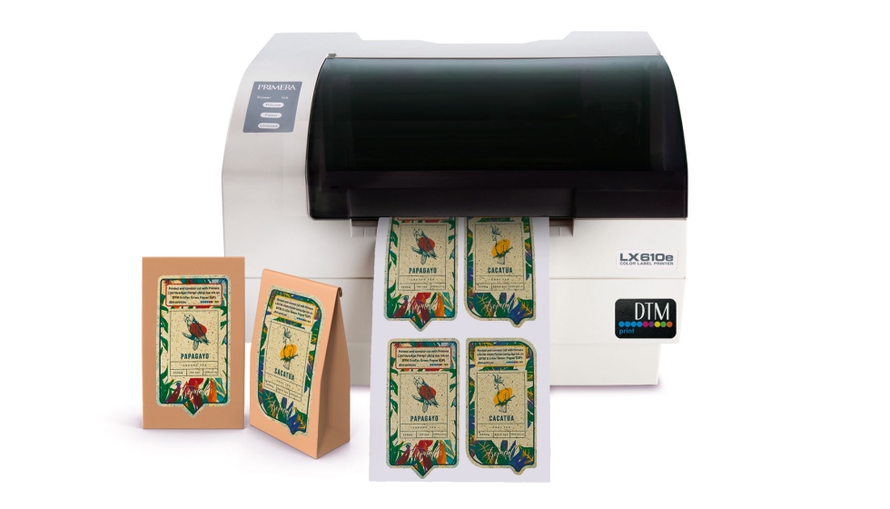 Impresora de etiquetas en color LX610e Pro con muestra de papel DTM EcoTec Grass