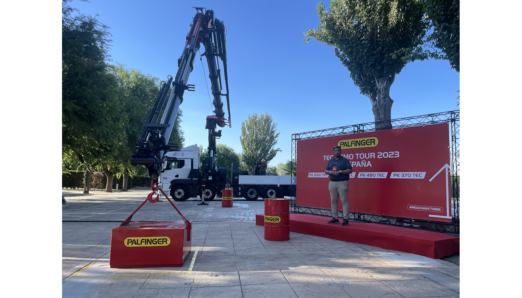 Tanto em Barcelona como em Madrid, os participantes puderam desfrutar de uma demonstrao do novo PK 1050 TEC por Alfonso Tuttolomondo...